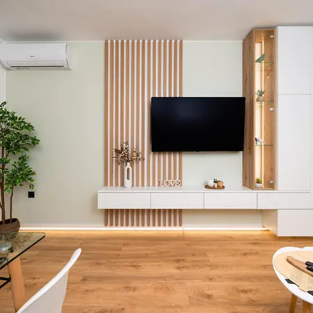 Stylish Flat With Parking For 4 Guest * וארנה